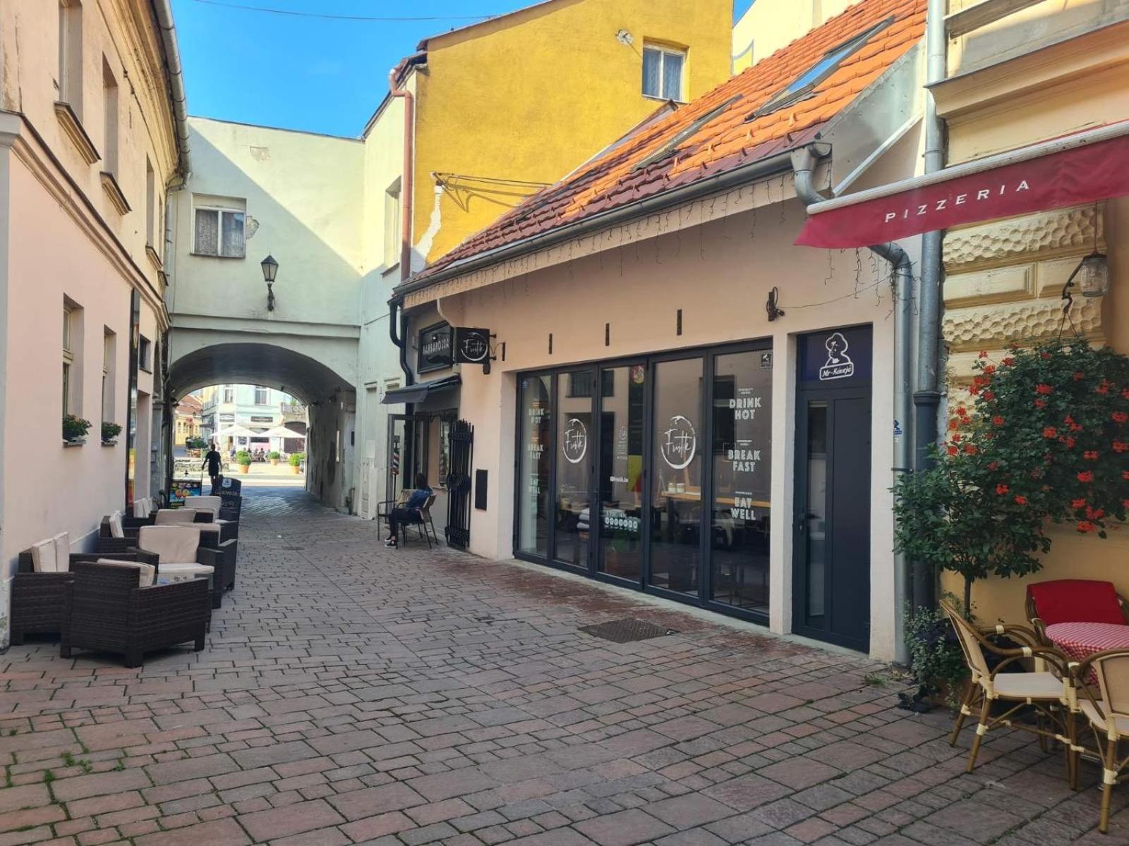 Apartment Zvonarska With Parking Košice Exteriör bild